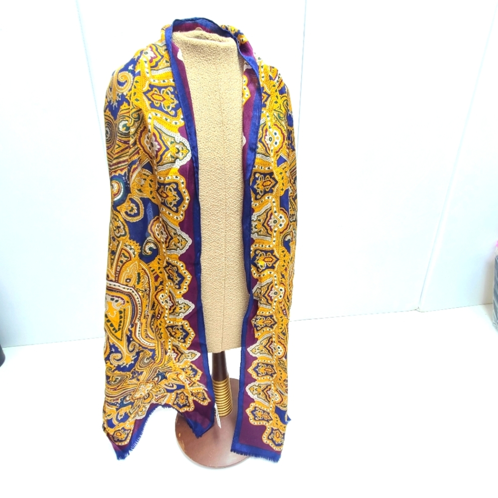 Vintage Oscar De La Renta 100% Pure Silk  Paisley Scarf Wrap